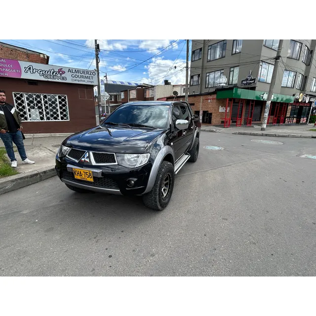 Mitsubishi L200 Sportero 3.2 Superlujo