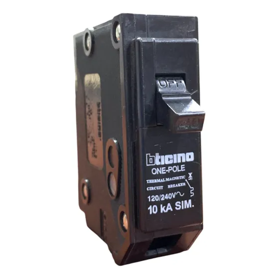 Breaker Interruptor Empotrable 1x40 Amp Termomagnético