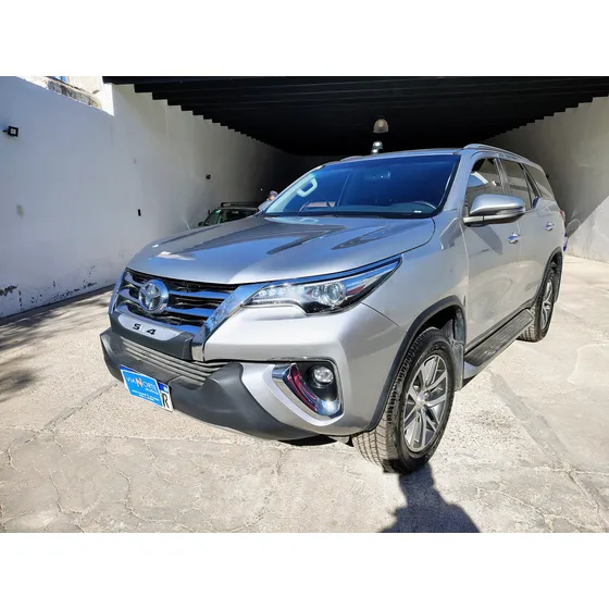 Toyota Hilux Sw4 2.8 Srx 177cv 4x4 7as At