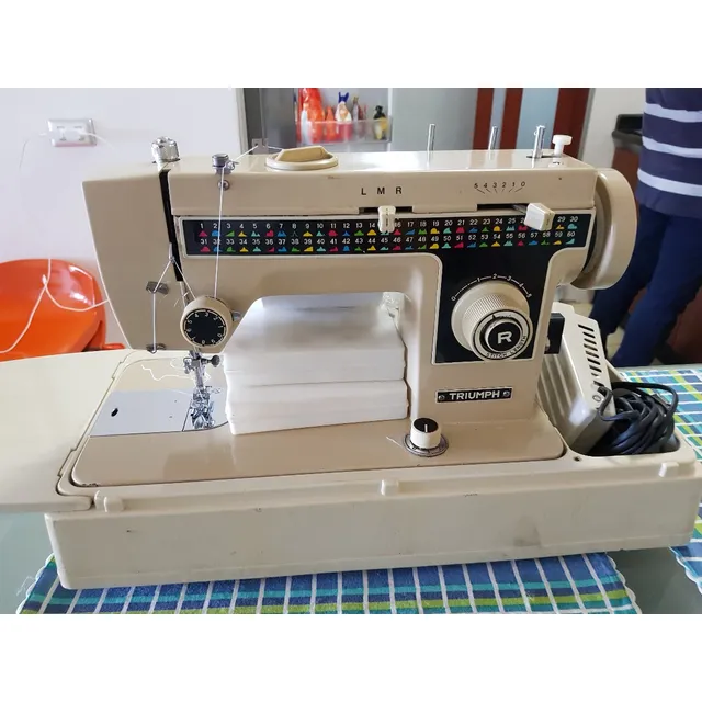 Maquina De Coser  Domestica, Usada Perfecto Estado