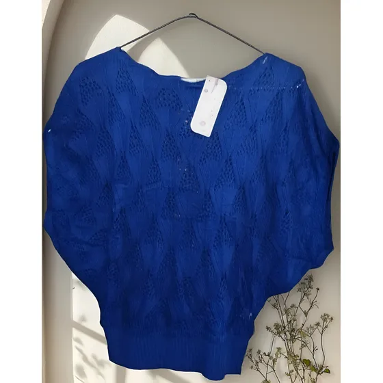 Blusa Tipo Mariposa, Tejida , Corte A La Cadera