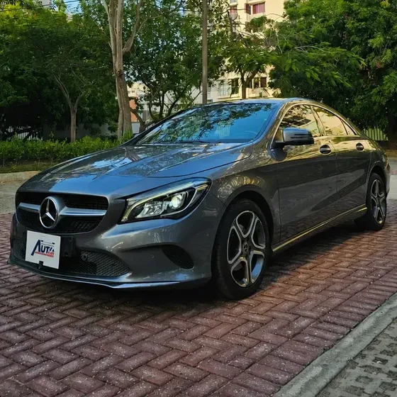 Mercedes-Benz Clase Cla 2019 1.6 180 Urban