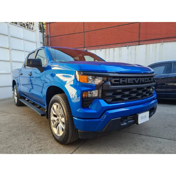 Chevrolet Silverado 5.3 V8 Custom Doble Cabina 4x4 At