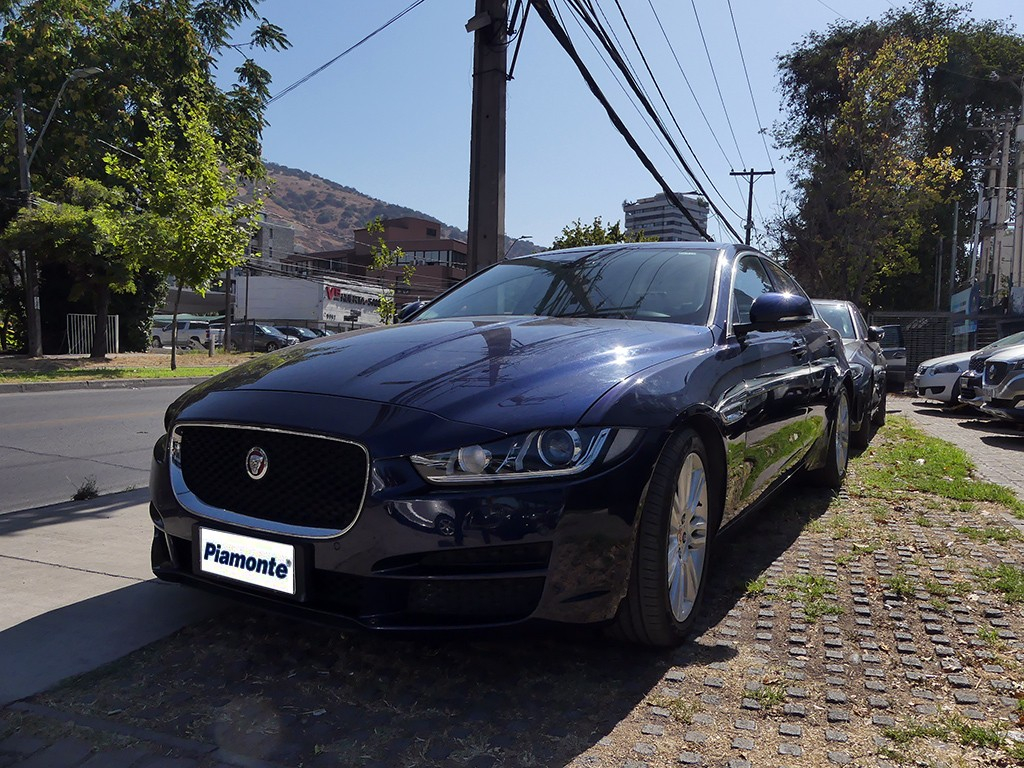 Jaguar Xe 2.0