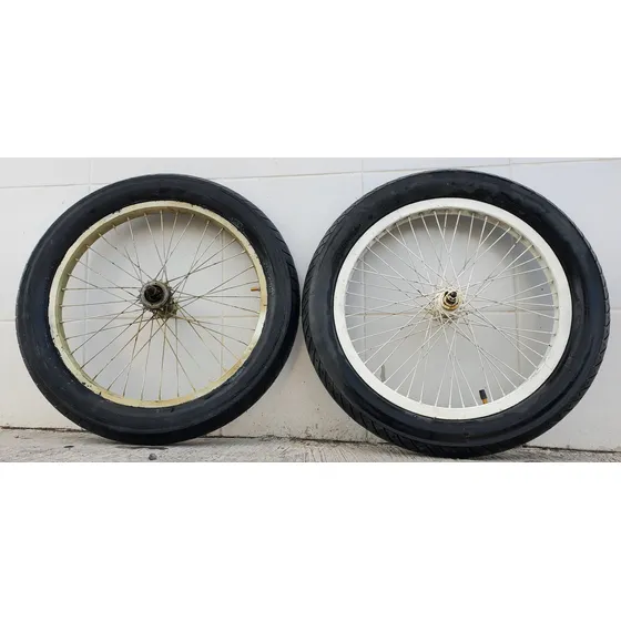 Par Rines Con Llantas Cámaras Bicicleta R.20x2.80 Y 3.0  4kg