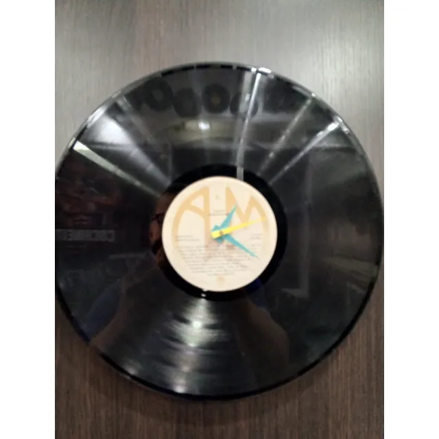 Reloj Vintage Con Disco De Vinil. Funcionando .