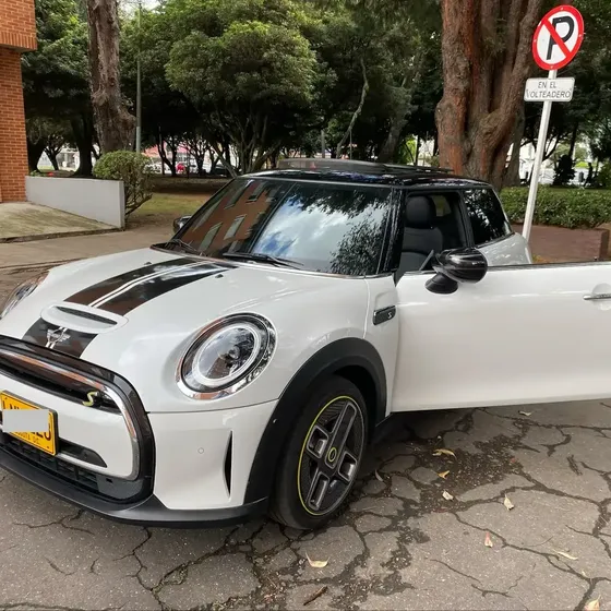 Mini Cooper Se 2024 0.0 Iconic At