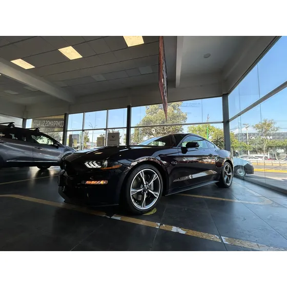 Ford Mustang 2p Gt Premium Fastback V8/5.0 Man