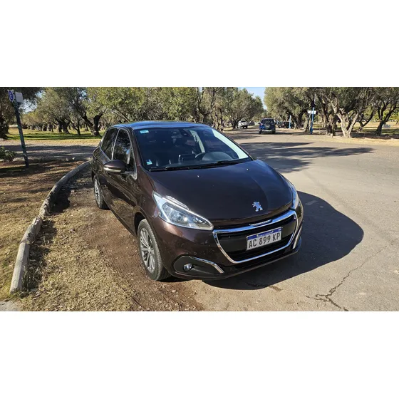 Peugeot 208 1.6 Feline