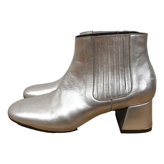 Botas Cortas Plateadas Ginebra Talle 40 No Jazmin Chebar 