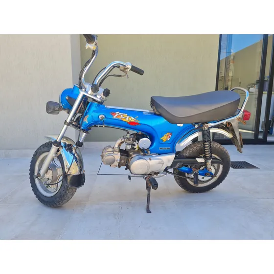 Honda Dax St70
