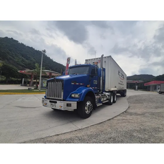 Tractocamión Kenworth T800 2004
