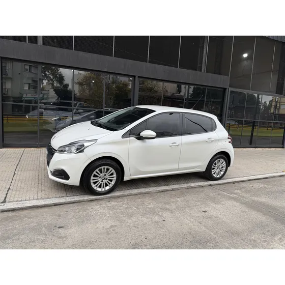 Peugeot 208 1.6 Allure