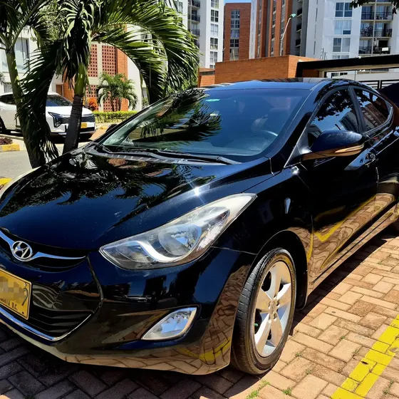 Hyundai Elantra 2012 1.8 I35 Gls At