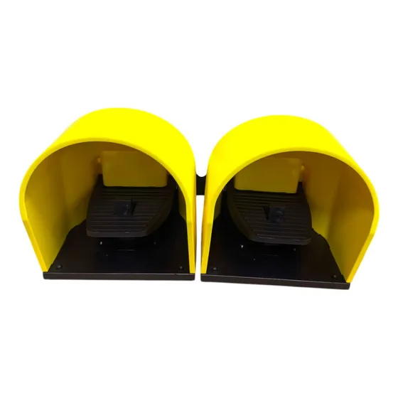 Interruptor De Pedal Doble  Ip7018 Con Guarda 1no+1no