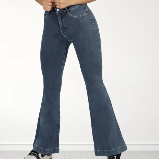 Jeans Flare Push Up Elasticado Calce Perfecto
