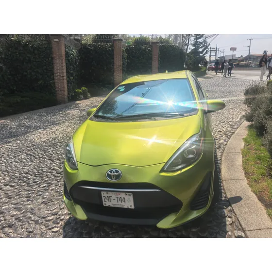 Toyota Prius 1.8 Premium Cvt