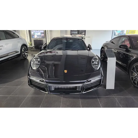 Porsche 911 911 Turbo 2024 C / 1,975 Km
