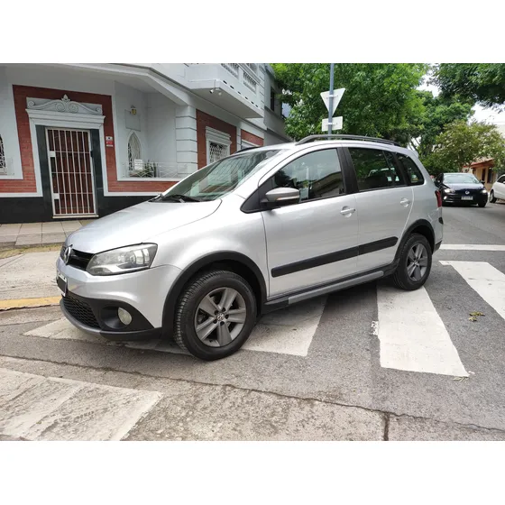 Volkswagen Suran Cross 1.6 Highline 101cv