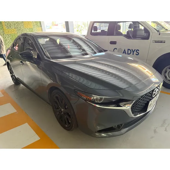 Mazda 3 Signature