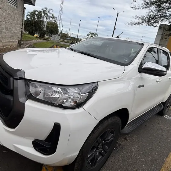 Toyota Hilux 2023 2.4 Diésel 4x4