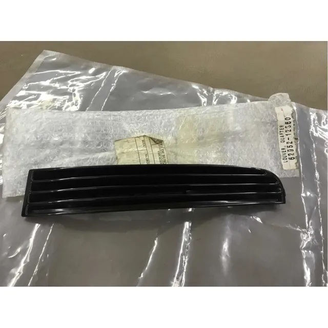Rejilla De Stop Mica Trasera Toyota Sky