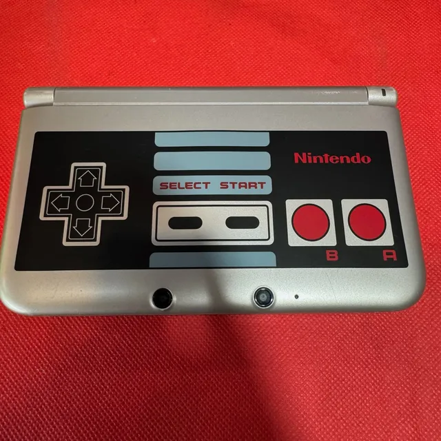 Consola Nintendo 3ds Xl Nes Edition