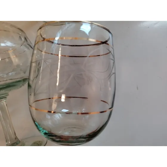 Juego De Vasos, Copas Y Una Hielera 