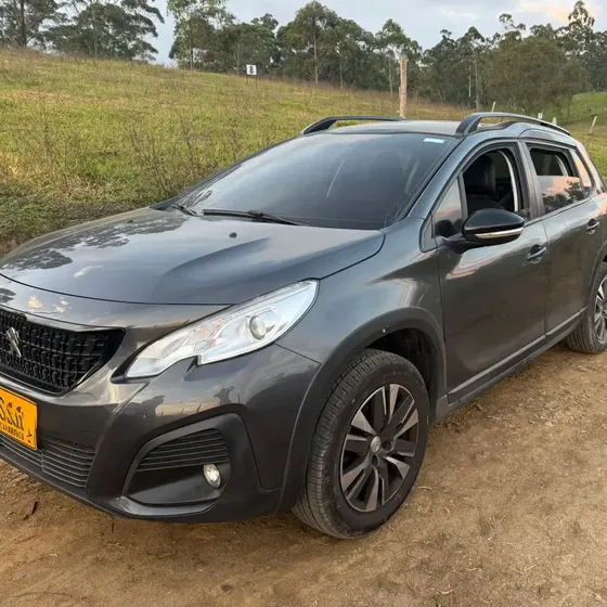 Peugeot 2008 2022 1.6 Allure