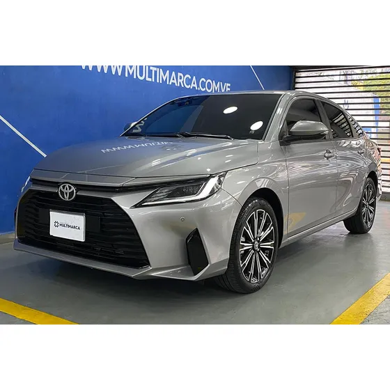 Toyota Yaris Sedán G