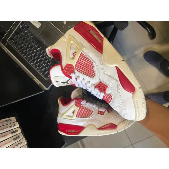 Jordan Retro 4 Alternate