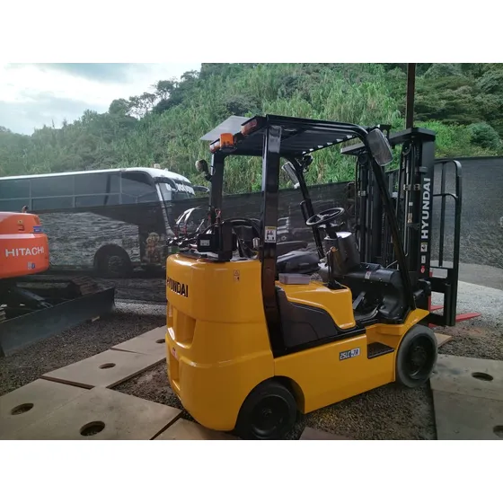 Montacarga  Marca  Hyundai  Capacidad  2.5  Toneladas   Gas