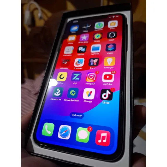 iPhone 11 Pro Max 256gb Con Caja Cargador + Factura Liberado