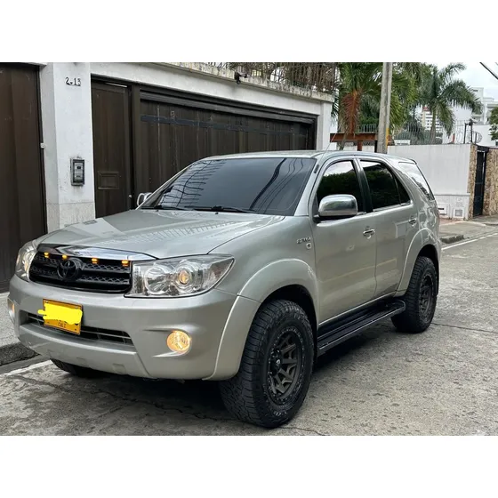 Toyota Fortuner 4x2