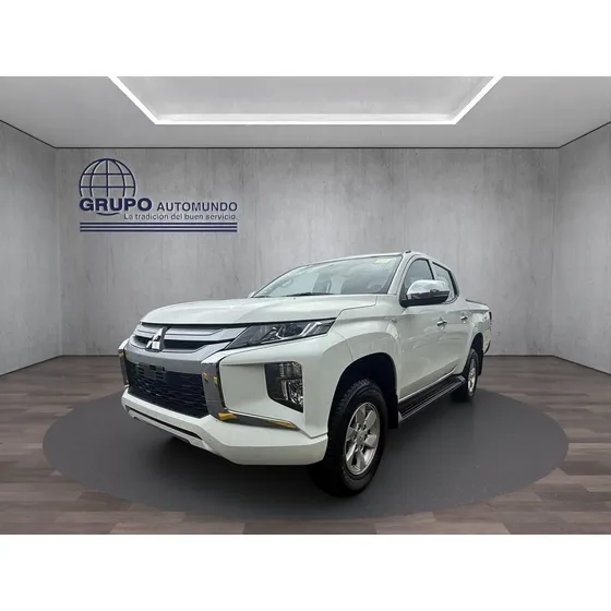 Mitsubishi L200 2.4 Glx Cabina Doble 4x2 Mt