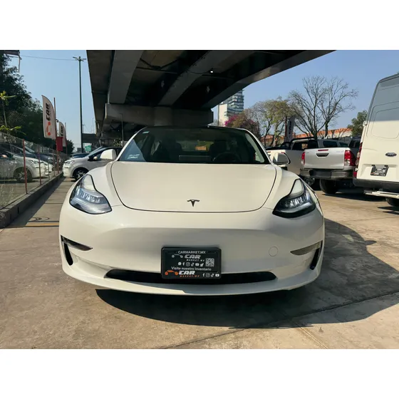 Tesla Model 3 Standar