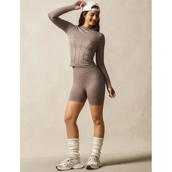 Conjunto Deportivo Levanta Cola Marrón Largo Grueso