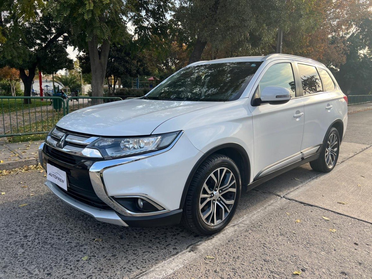 Mitsubishi Outlander 2.4 Glx At 4wd 2016