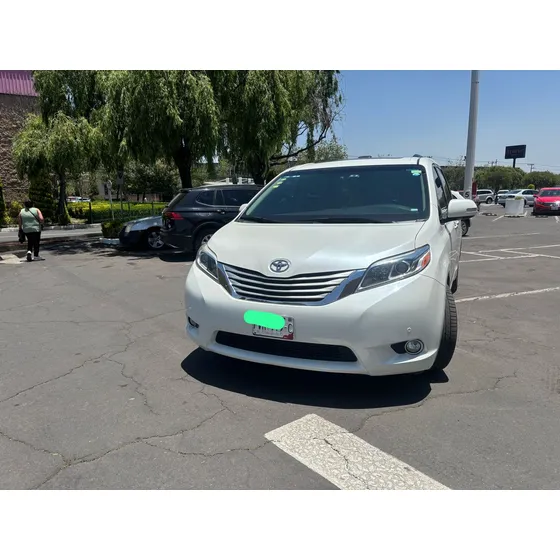Toyota Sienna 3.5 Limited V6 At