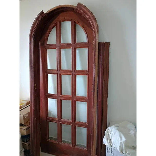Puerta Usada De Madera Y Vidrio