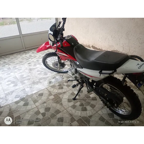 Corven Triax 150, 148 Cm3 Roja Con 5000 Km Modelo 2023.