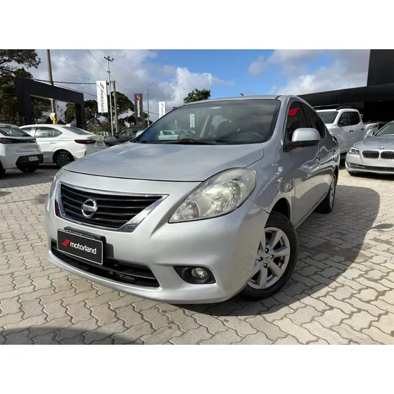 Nissan Versa Extra Full