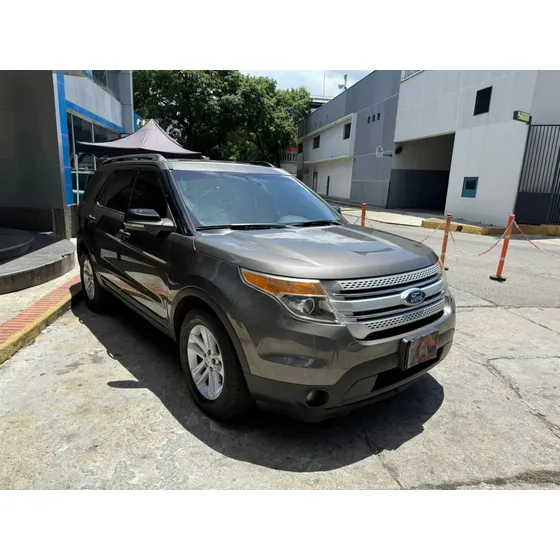 Ford Explorer Xlt