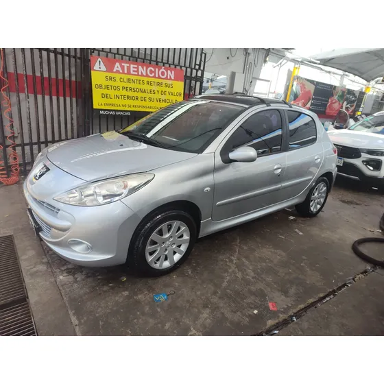 Peugeot 207 1.6 Xt
