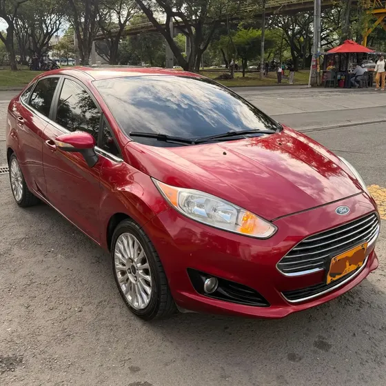 Ford Fiesta 2015 1.6 Titanium At