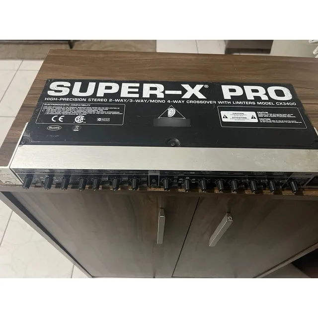 Crossover Eletrônico Behringer Cx3400v2