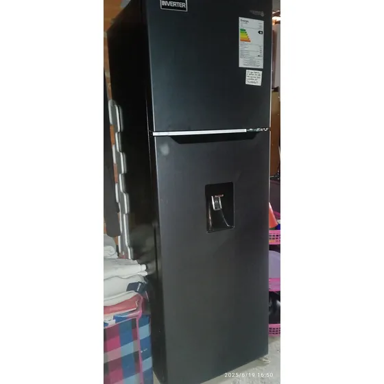 Nevera Marca Damasco Color Negro (usado Como Nuevo)