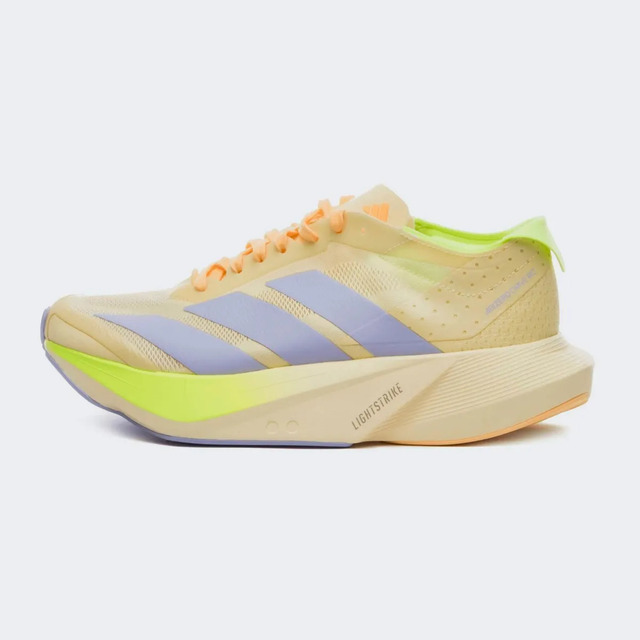 Tênis feminino adidas Adizero Drive RC na cor amarela com detalhes em lilás, visto de perfil lateral
