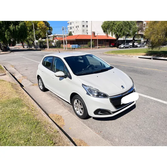 Peugeot 208 1.6 Allure