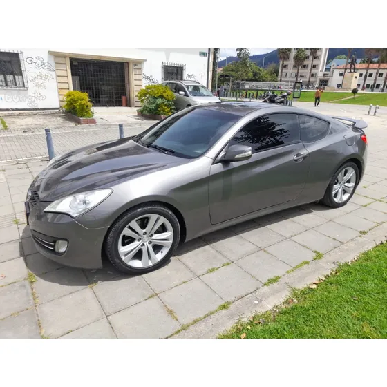 Hyundai Genesis 2.0 Coupe